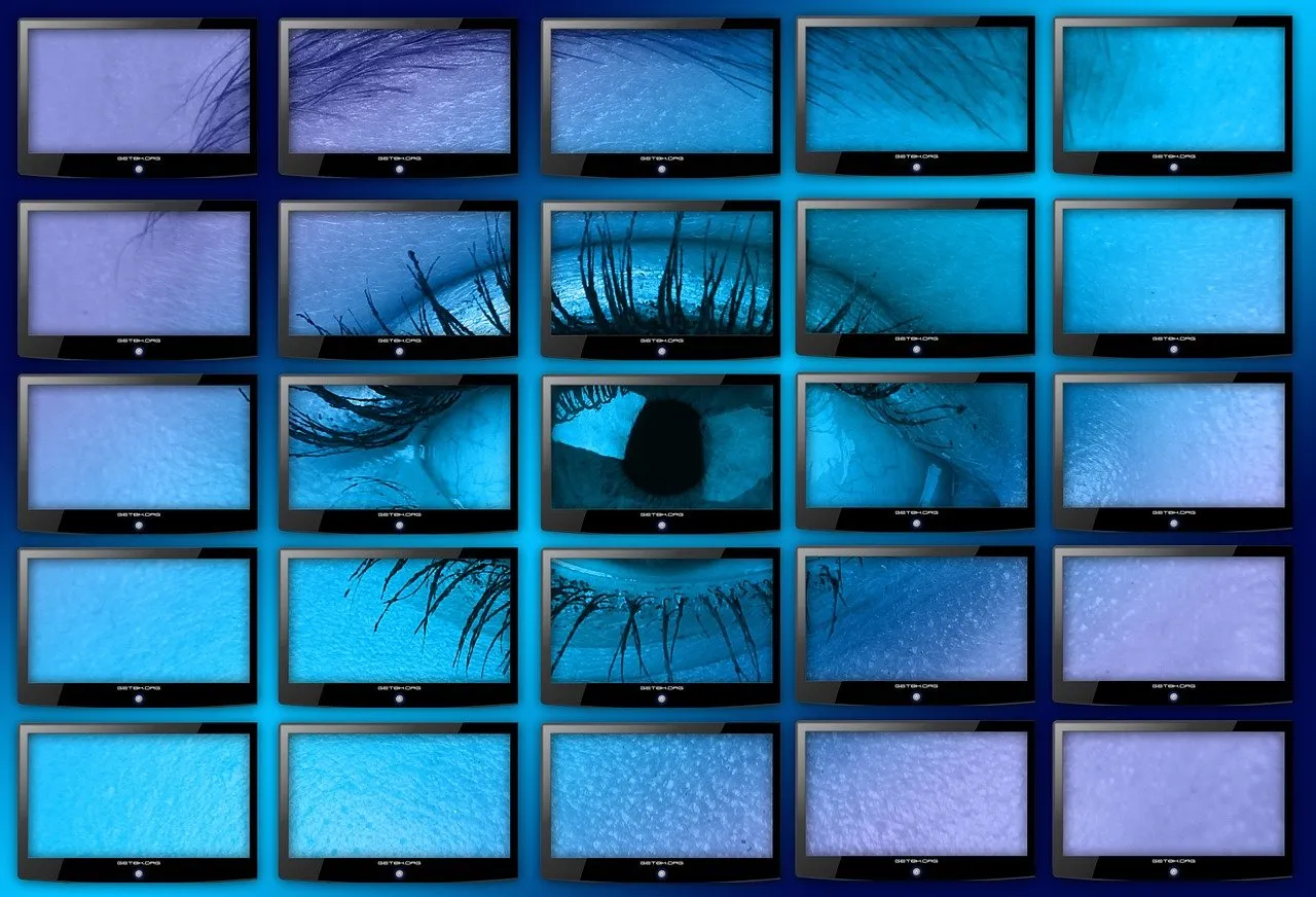 monitor, monitor wall, large screen-1054708.jpg